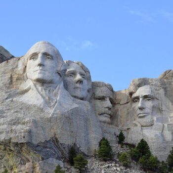 Lakes, Legends & Heartland Soul: 15 Midwest U.S. Experiences You’ll Never Forget